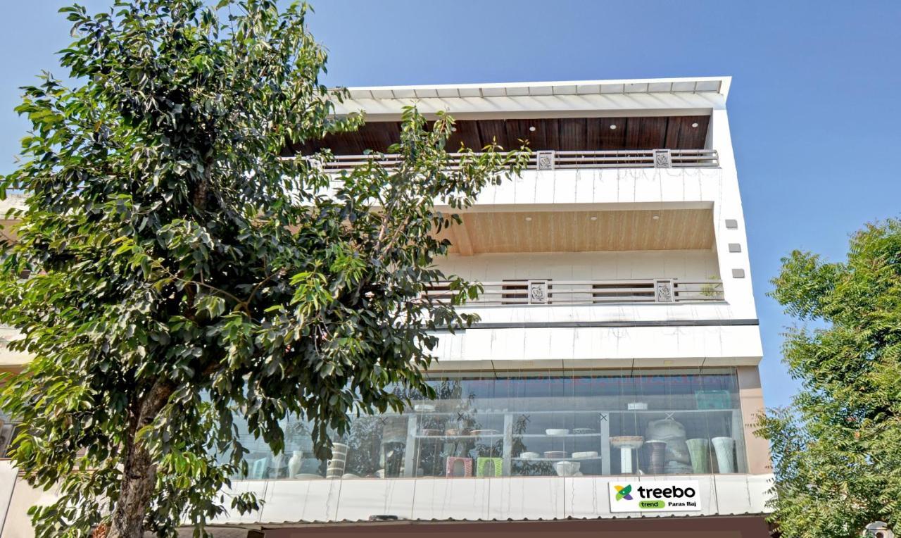 Treebo Paras Raj Near City Palace Ουνταϊπούρ Εξωτερικό φωτογραφία