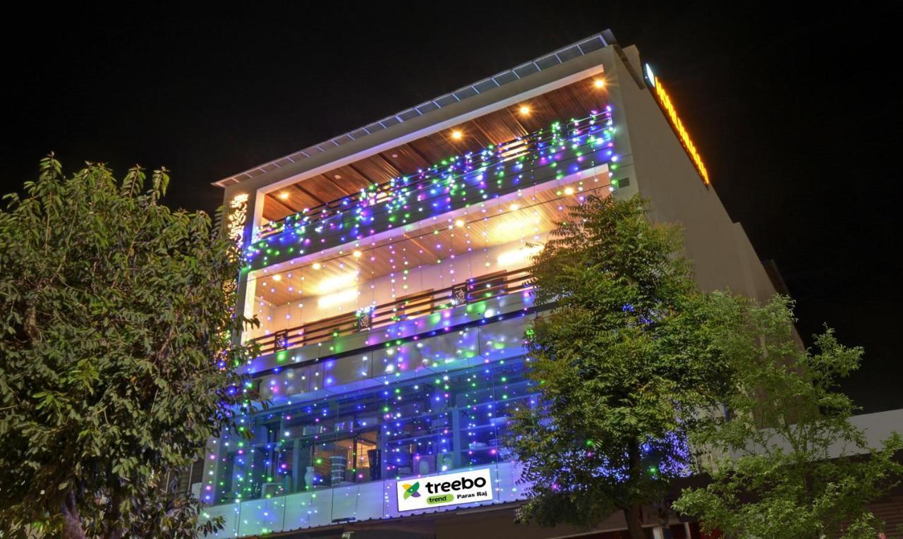 Treebo Paras Raj Near City Palace Ουνταϊπούρ Εξωτερικό φωτογραφία